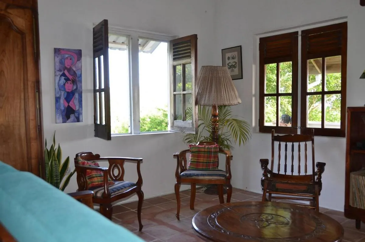 بيت للعطل Chalet La Mar -- the main house Laborie سانت لوسيا
